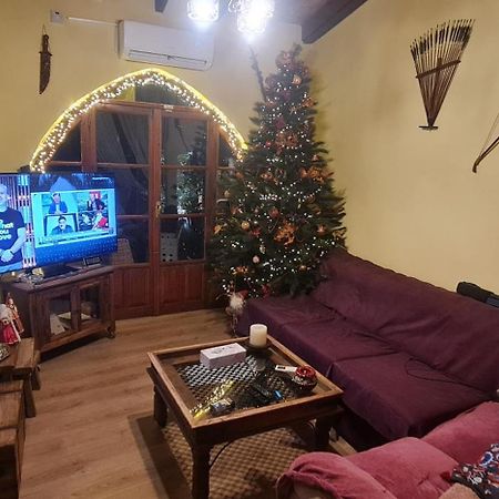 Petro'S Antique House Apartment Nikosia Bagian luar foto